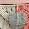 Χειροποίητο διακοσμητικό τοίχου macrame με ξύλινο στοιχείο κα το όνομα της επιλογής σας. Custom made στις δικές ανάγκες και προτιμήσεις.