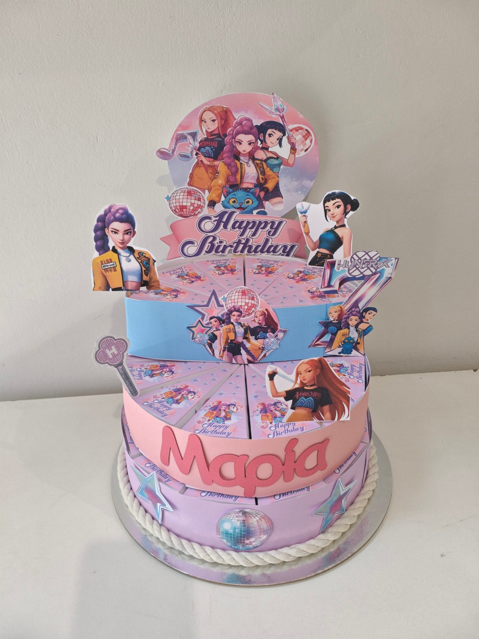 Χάρτινη τούρτα "HUNTRIX" K POP DEMON - Image 3